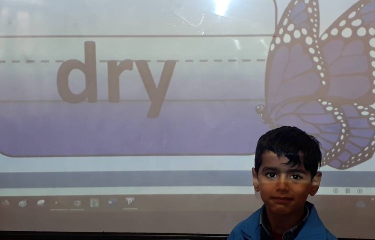 :تمرین و یادآوری حروف y و ee ،پرسش کلاسی از دانش آموزان 6