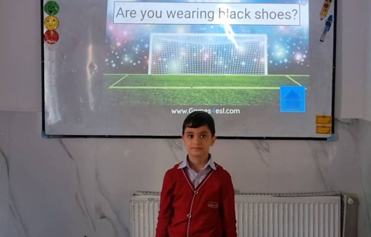 تمرین پرسش و پاسخ با فعل wear 2