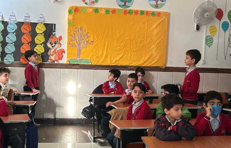 تمرین پرسش و پاسخ درمورد رنگ مورد علاقه با توپ-زنگ زبان عمومی 4