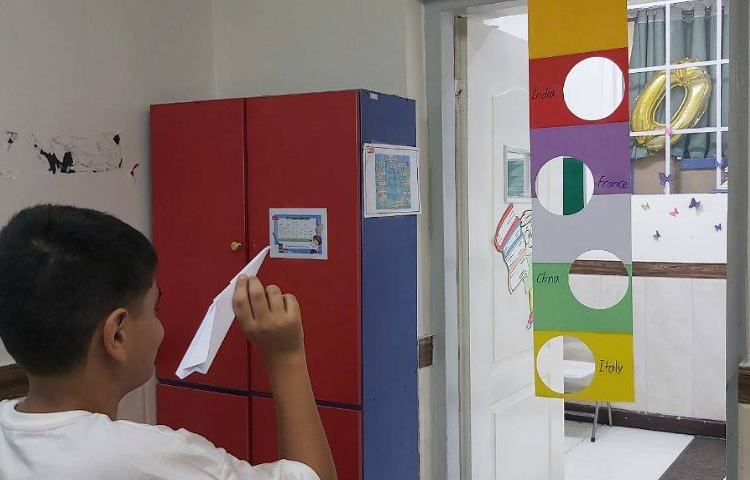 تمرین پرچمِ کشور ها با بازی