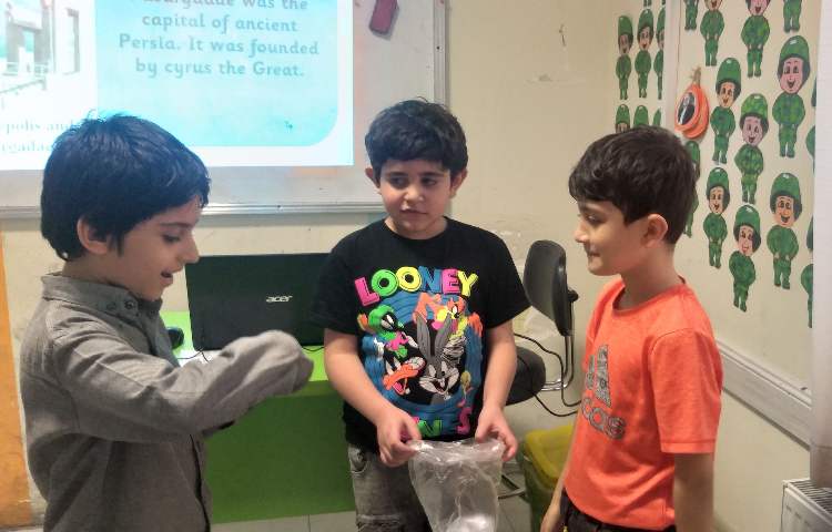 تمرین spelling کلاس movers 12 4