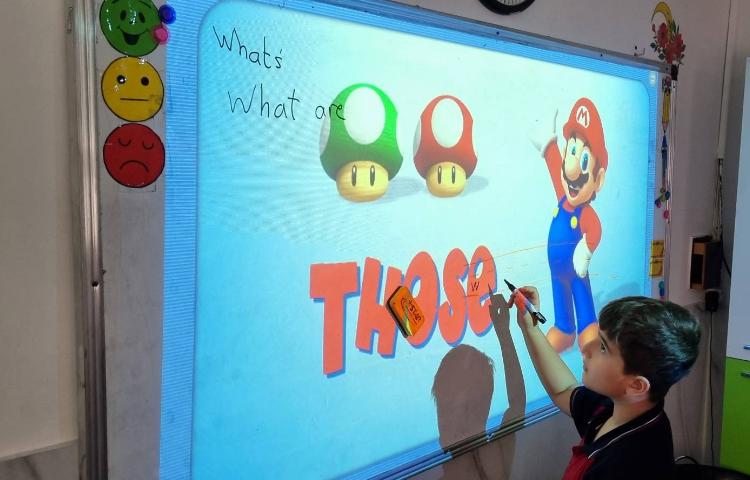 تمرین کلمات اشاره‌ی مفرد و جمع با بازی-زنگ زبان عمومی 1