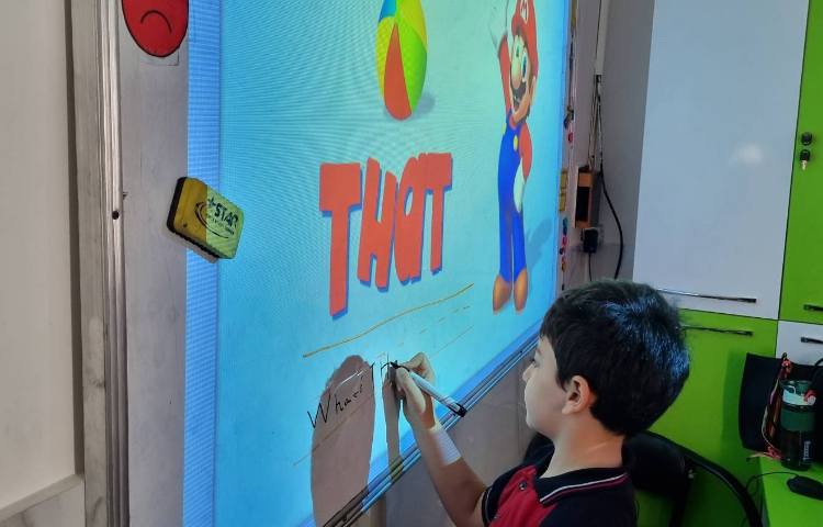 تمرین کلمات اشاره‌ی مفرد و جمع با بازی-زنگ زبان عمومی 2