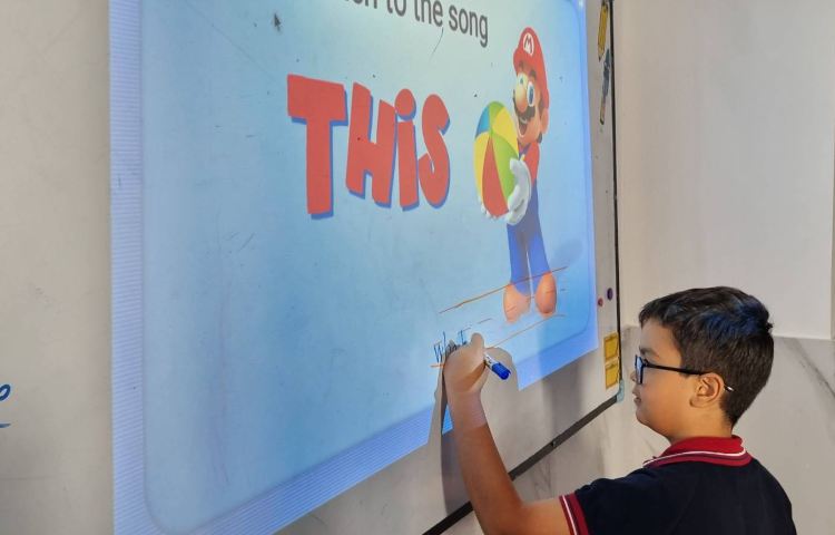 تمرین کلمات اشاره‌ی مفرد و جمع با بازی-زنگ زبان عمومی 2