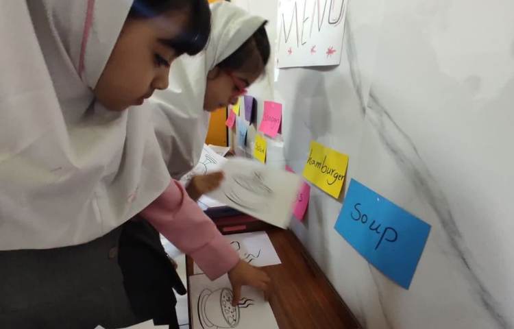 تمرین کلمات درس جدید از طریق بازی رستوران 1