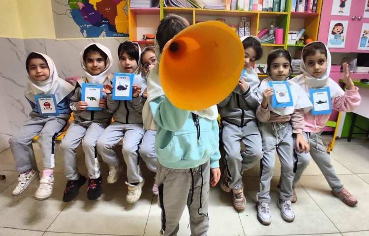 تمرین کلمات درس جدید از طریق بازی و آهنگ 3