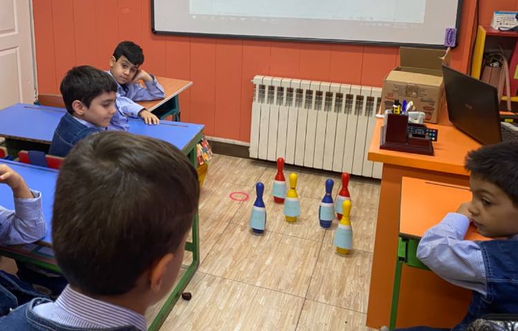 تمرین کلمات مربوط به حروف X,y,ch,sh,th,the با استفاده از بازی بولینگ 2