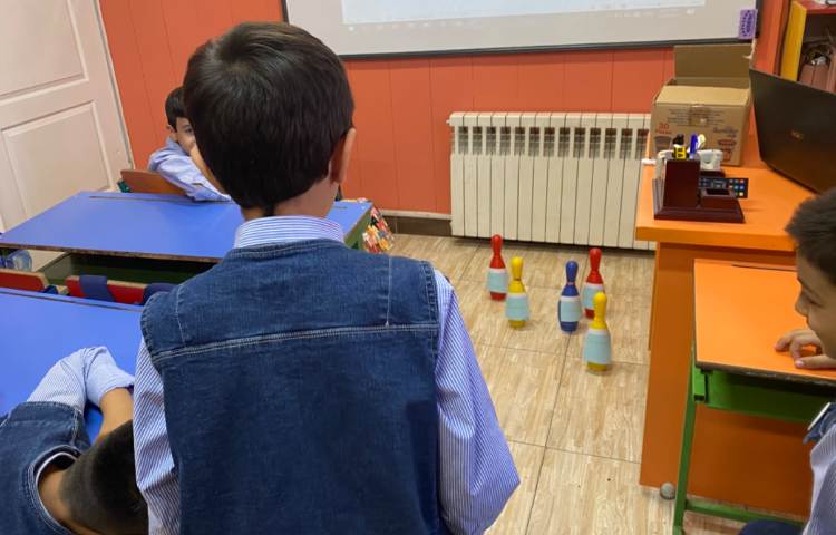 تمرین کلمات مربوط به حروف X,y,ch,sh,th,the با استفاده از بازی بولینگ 3