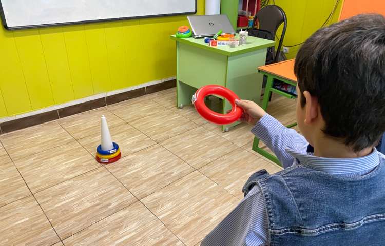 تمرین کلمات مربوط به حروف X,y,ch,sh,th,the با استفاده از بازی پرتاب حلقه 3