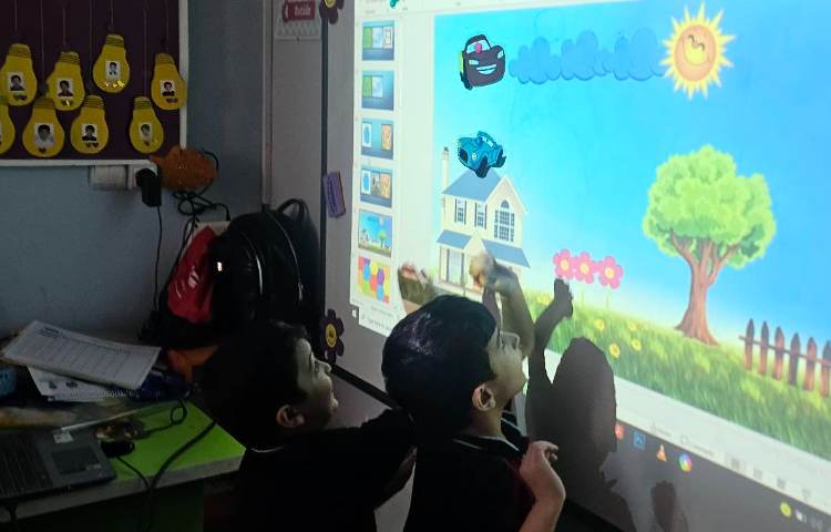 تمرین کلمات مربوط به خانه همراه با بازی، و تمرین مکالمه I can see ...... Me too 1