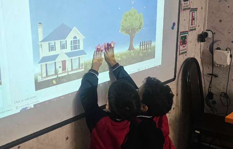 تمرین کلمات مربوط به خانه همراه با بازی، و تمرین مکالمه I can see ...... Me too 3