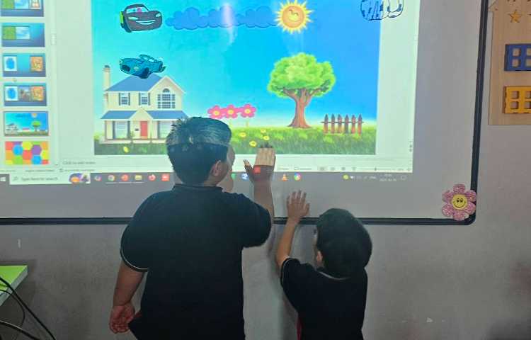 تمرین کلمات مربوط به خانه همراه با بازی، و تمرین مکالمه I can see ...... Me too