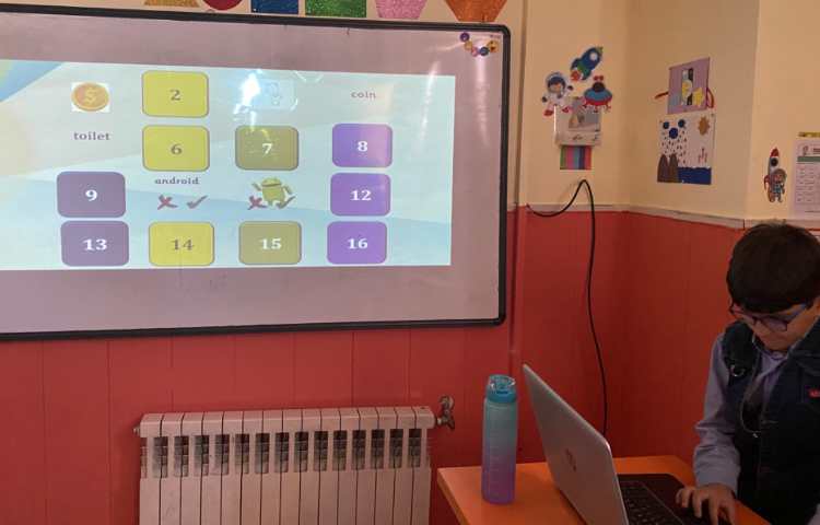 تمرین کلمات مربوط به درس oiبا استفاده از بازی 2