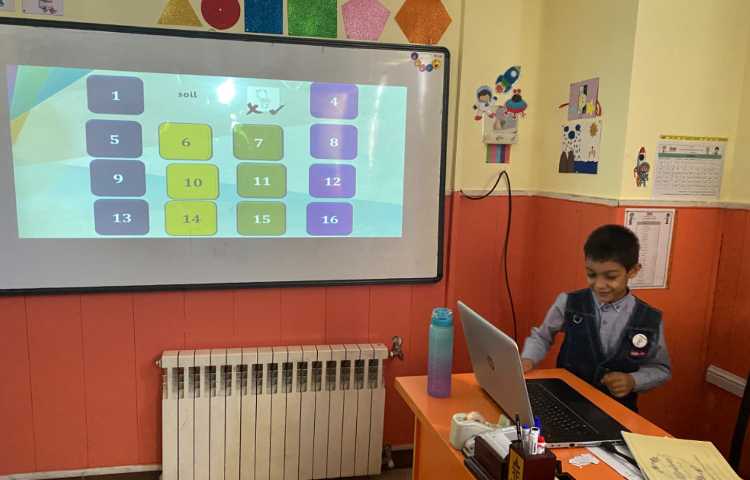 تمرین کلمات مربوط به درس oiبا استفاده از بازی 3