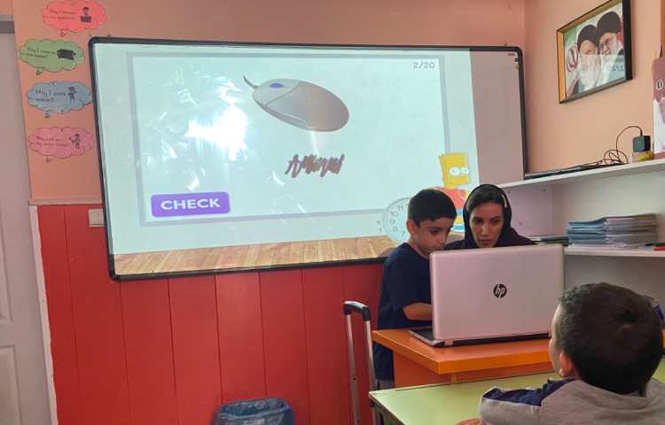 تمرین کلمات مربوط به درسow با استفاده از بازی 5