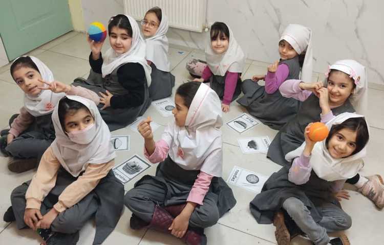 تمرین کلمات مربوط به درس جدید از طریق بازی با فلش کارت 2