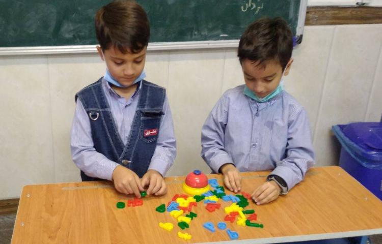 تمرین کلمه سازی و spelling 3