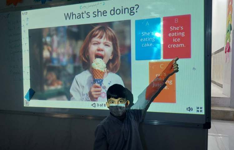 تمرین گرامر present continuous از طریق بازی آنلاین 2