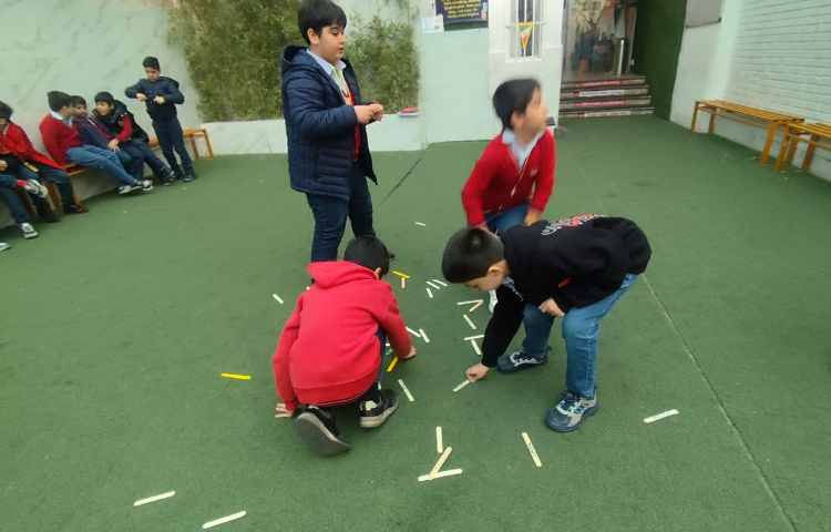 تمرین گرامر have/has got توسط بازی گروهی 2