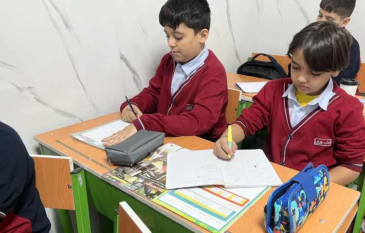 تمرین light source and reflect light 4