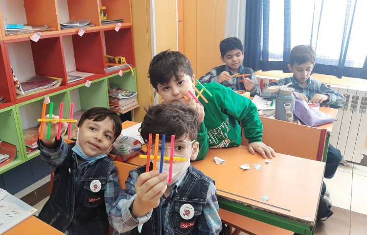 :تم 5 ریاضی و چوب خط 5 تایی، کلاس توت فرنگی 6