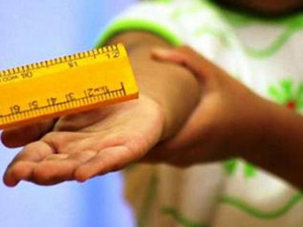 هیچ معلمی حق تنبیه بدنی و لفظی دانش آموزان را ندارد