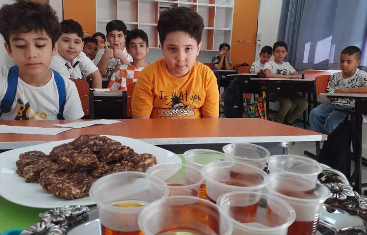 تهیه دسر در کلاس 2