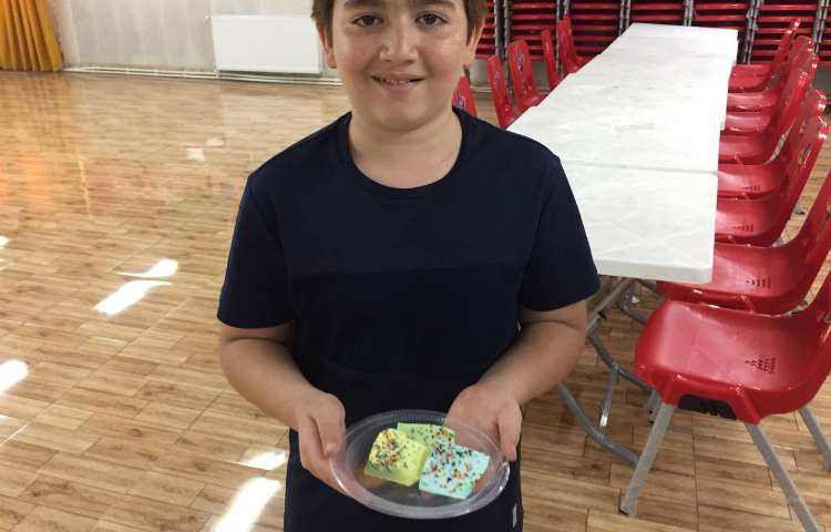 تهیه دسر ژله بستنی 7