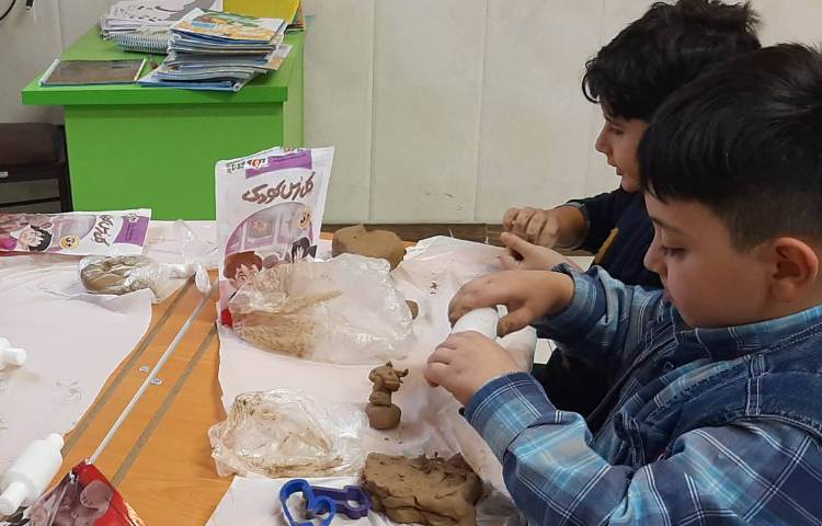 تهیه مجسمه با گل 3