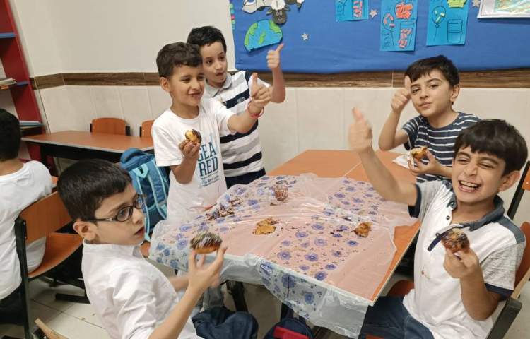 تهیه و تزیین کاپ کیک شکلاتی 3