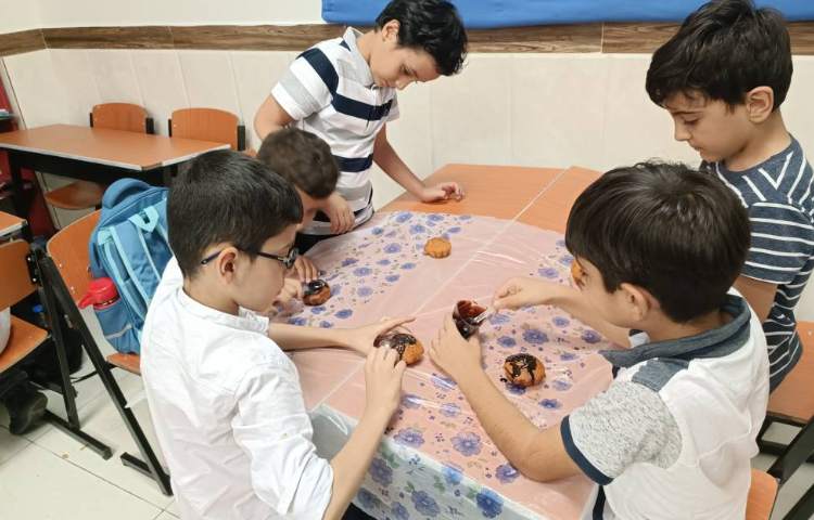 تهیه و تزیین کاپ کیک شکلاتی