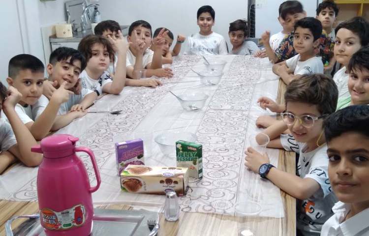 تهیه و سرو ژله بستنی