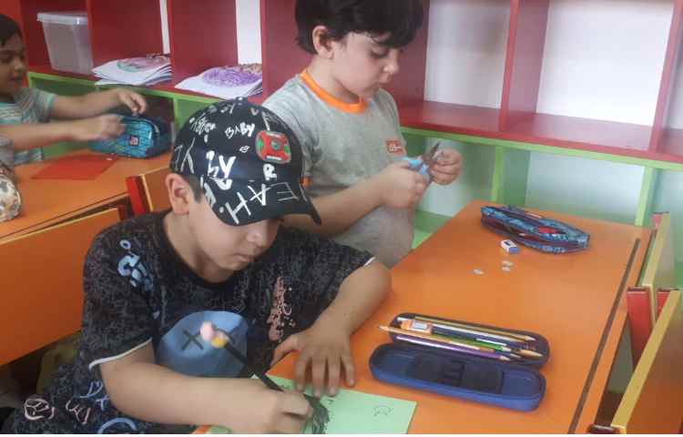 تهیه پوستر گروهی احساسات مثبت و منفی 2