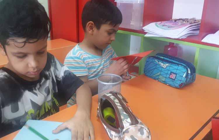 تهیه پوستر گروهی احساسات مثبت و منفی 3