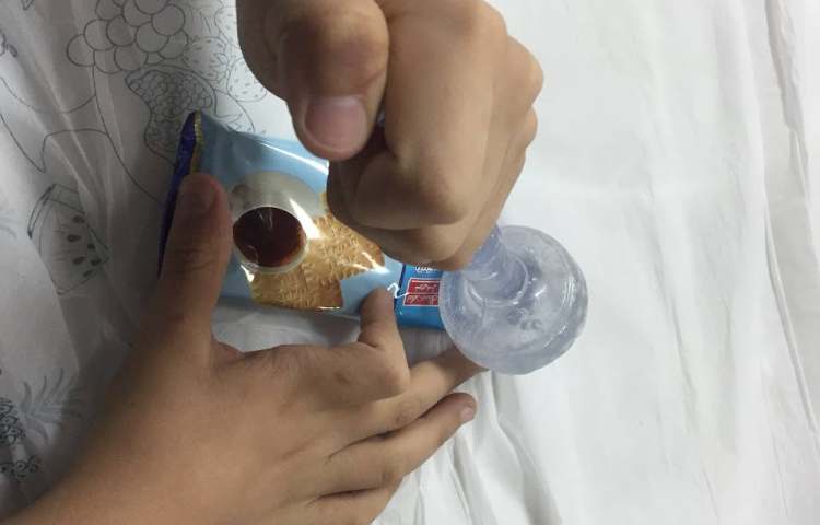 تهیه ی بیسکویت شکلاتی