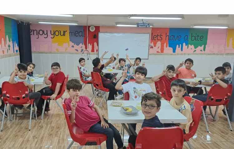 تهیه ی دسر موزی به صورت گروهی 1