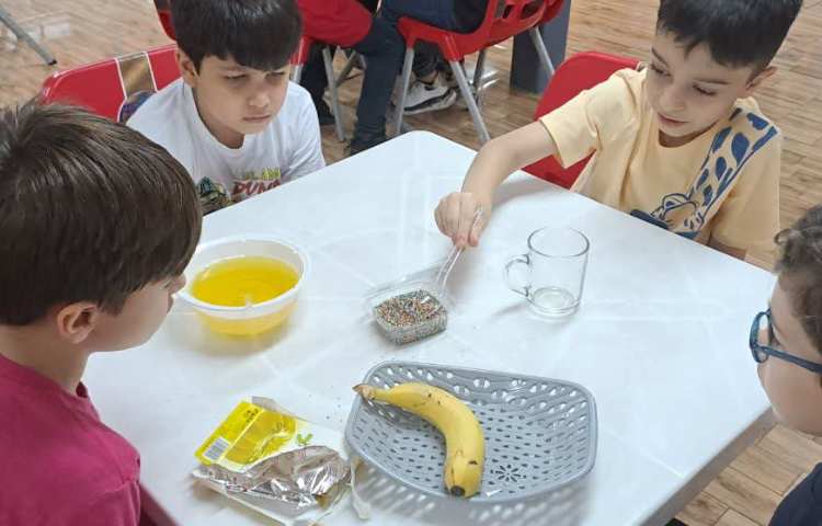 تهیه ی دسر موزی به صورت گروهی 3