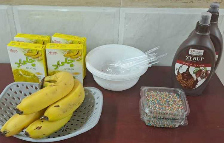 تهیه ی دسر موزی به صورت گروهی 8