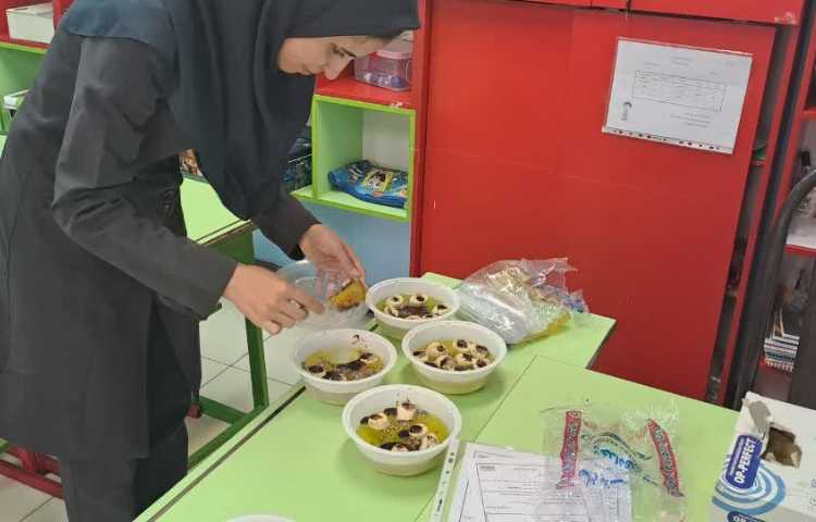 تهیه ی دسر ژله موزی 3