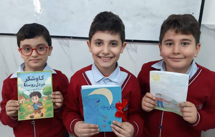 تهیه‌ی کتابچه با موضوع دلخواه توسط دانش‌آموزان به مناسبت هفته‌ی کتاب و کتاب خوانی 2