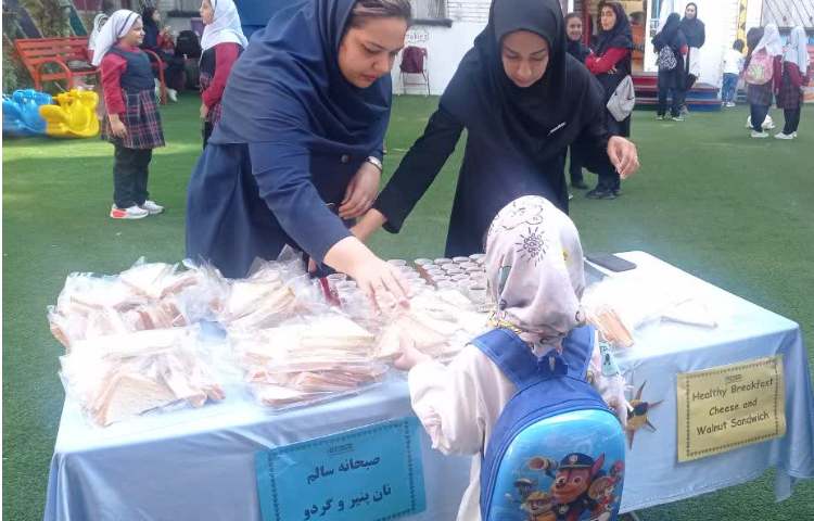 توزیع صبحانه دانش آموزان 3