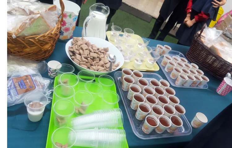 توزیع صبحانه 1