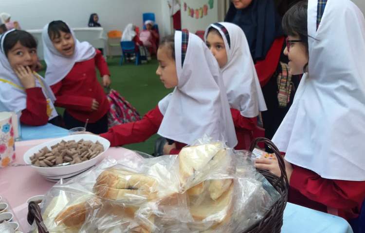 توزیع صبحانه 4