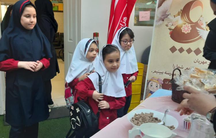 توزیع صبحانه 5