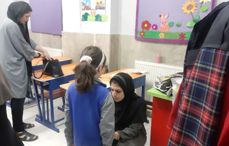 توزیع لباس فرم دانش آموزان سال تحصیلی 1403-1402 6