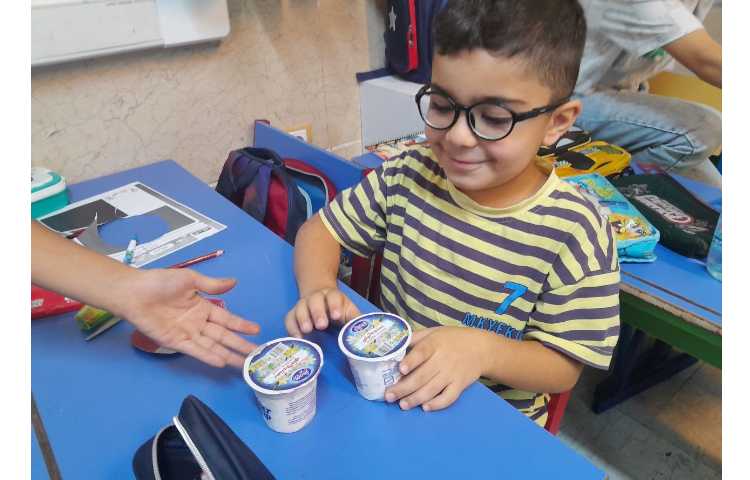 توزیع میانوعده بستنی در تمام کلاس ها 2