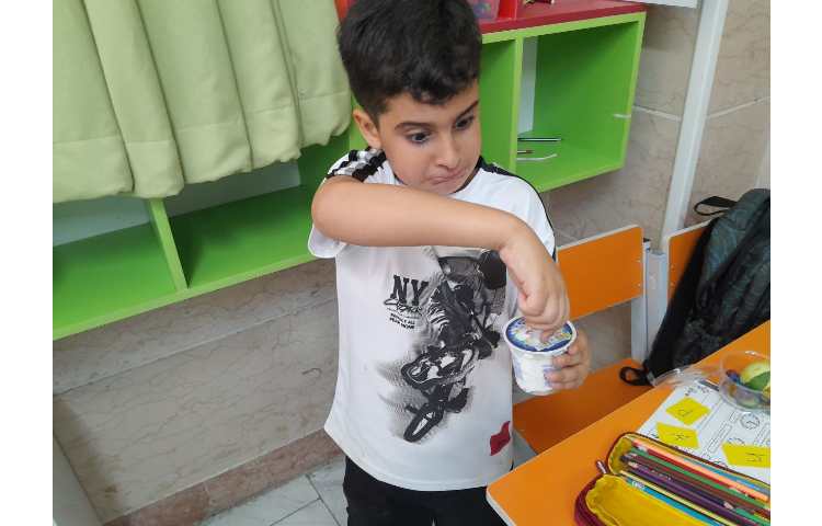 توزیع میانوعده بستنی در پایگاه تابستانی تمام پایه ها 1