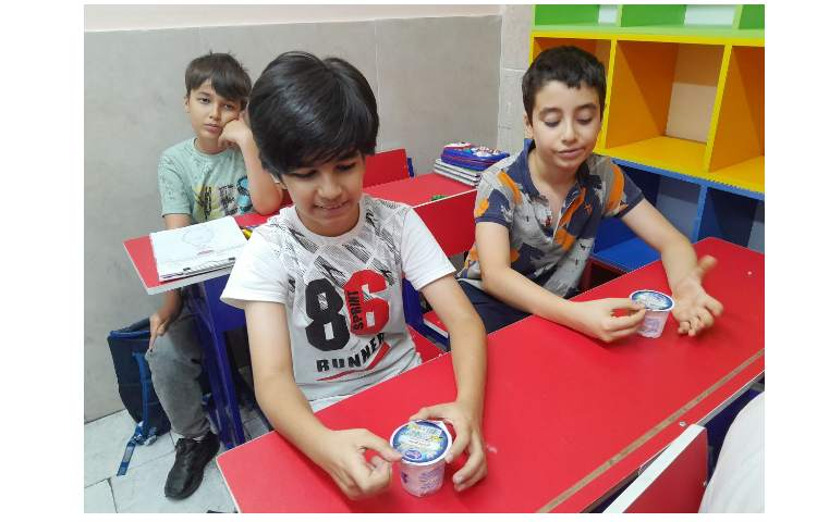 توزیع میانوعده بستنی در پایگاه تابستانی تمام پایه ها 11