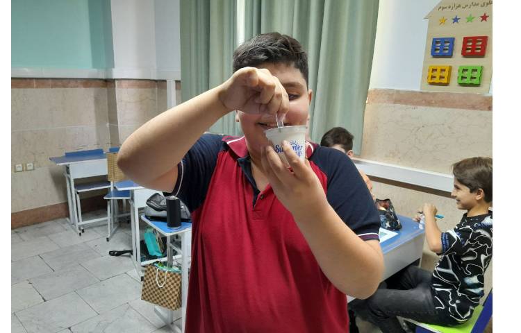 توزیع میانوعده بستنی در پایگاه تابستانی تمام پایه ها 13