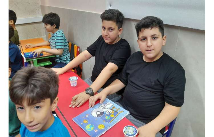 توزیع میانوعده بستنی در پایگاه تابستانی تمام پایه ها 16